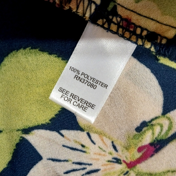 CATO Large Long‎ Sleeved Floral Blouse Asymmetrical Hem - Picture 6 of 6